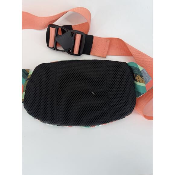 KAVU Spectator Waist Pack Belt Bag Padded Back Adjustable Straps Hike Multicolor - Picture 5 of 6